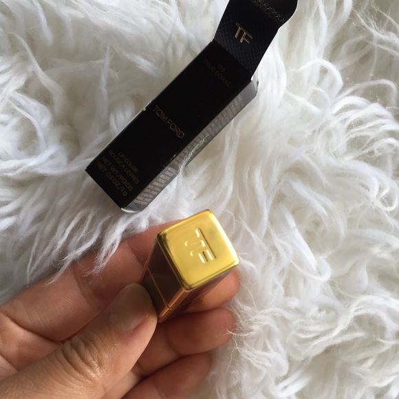 Tom Ford mini lip color. 09 true coral - Picture 6 of 6